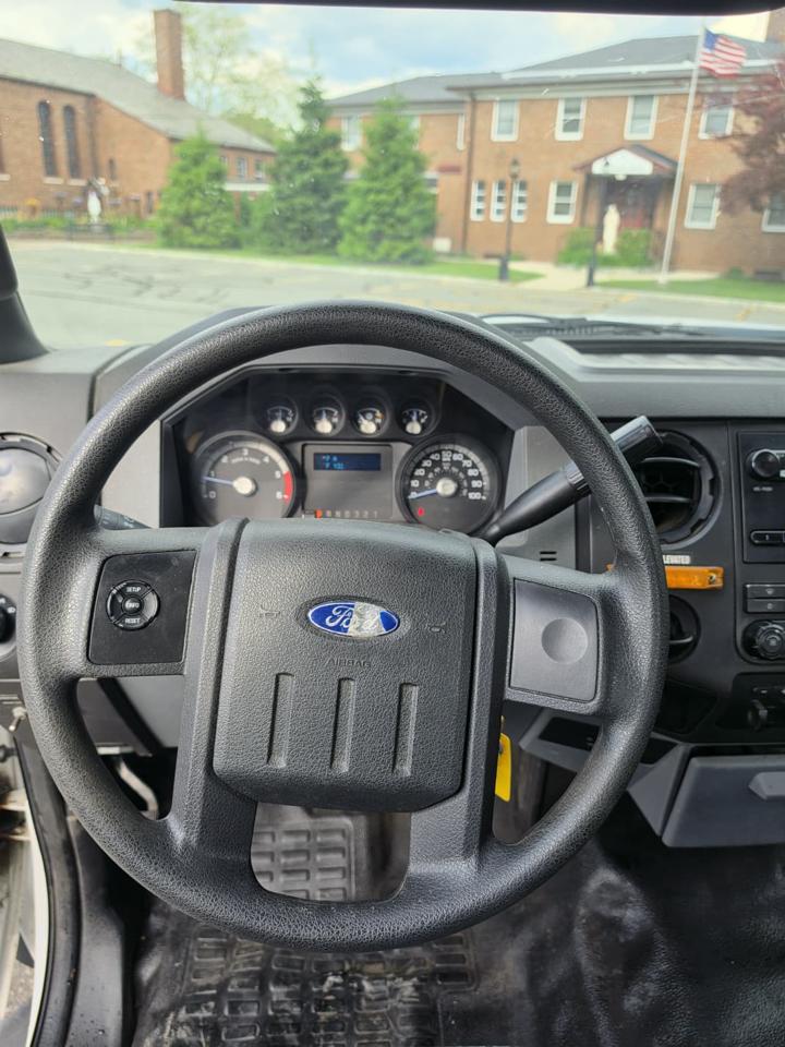 Ford F-450 SD Regular Cab DRW 2WD 2012