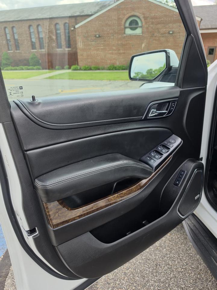 Chevrolet Suburban LT 4WD 2016