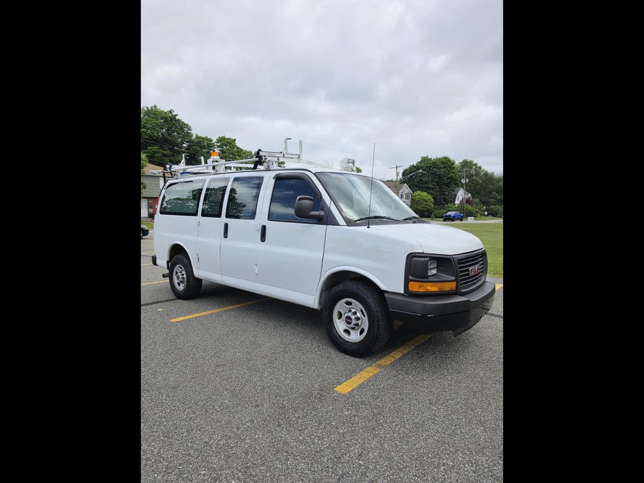 GMC Savana G3500 Cargo 2015