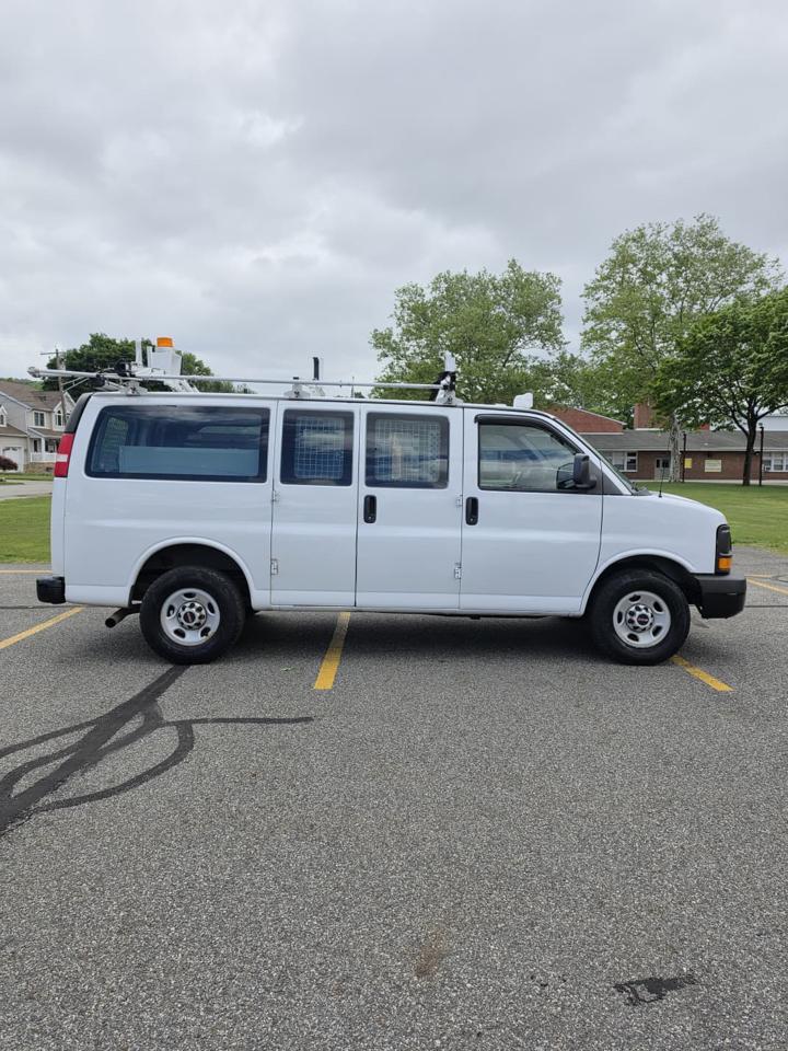 GMC Savana G3500 Cargo 2015