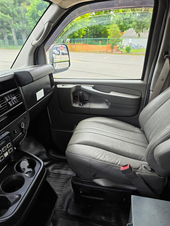 GMC Savana G3500 Cargo 2015