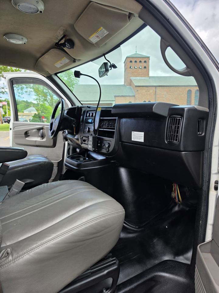 GMC Savana G3500 Cargo 2015