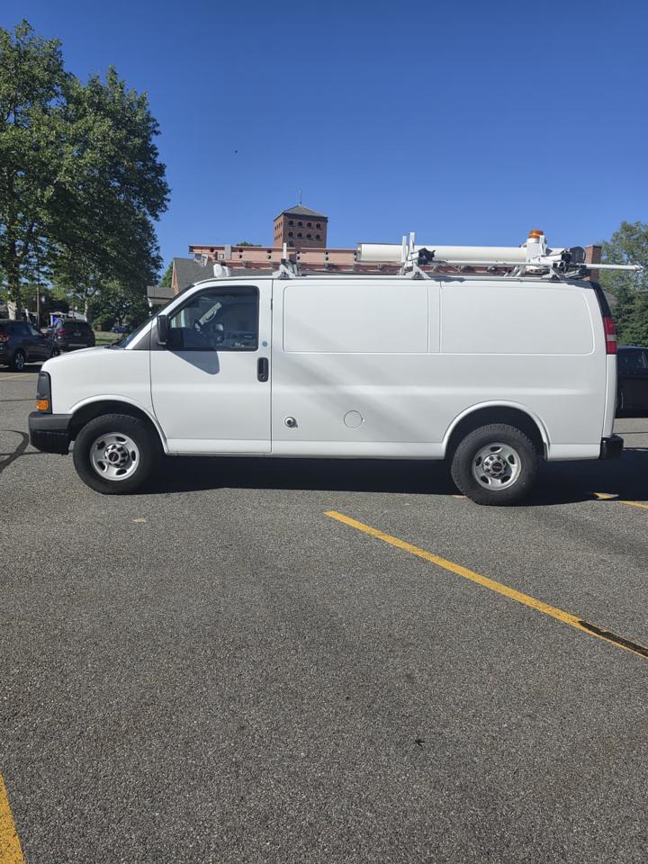 GMC Savana G3500 Cargo 2015