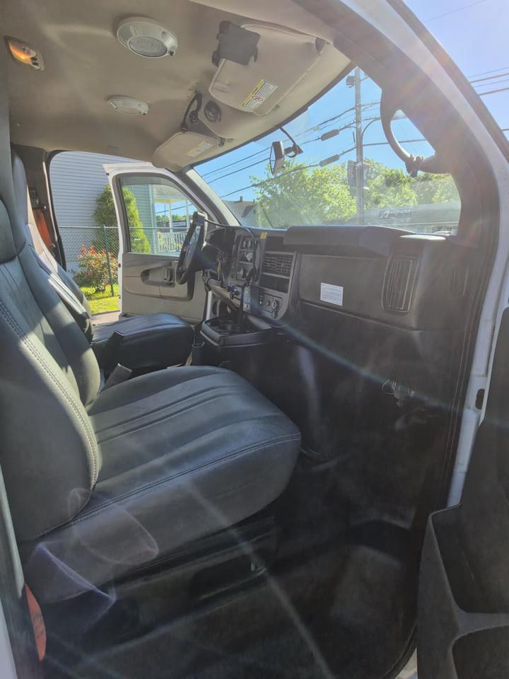 GMC Savana G3500 Cargo 2015