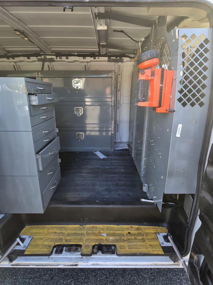GMC Savana G3500 Cargo 2015