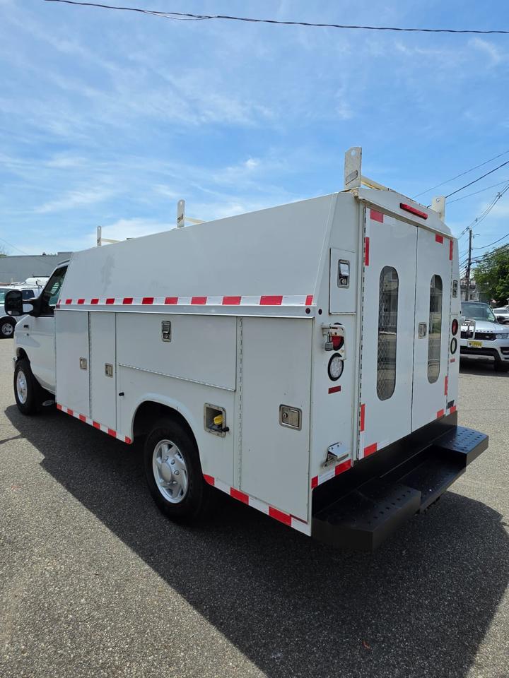 Ford Econoline E-350 Super Duty 2014