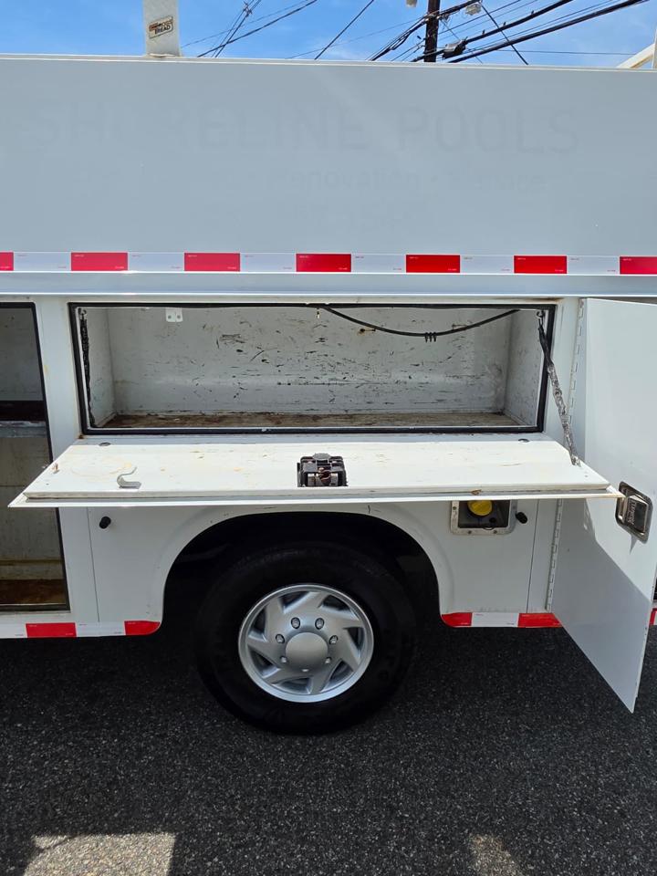Ford Econoline E-350 Super Duty 2014