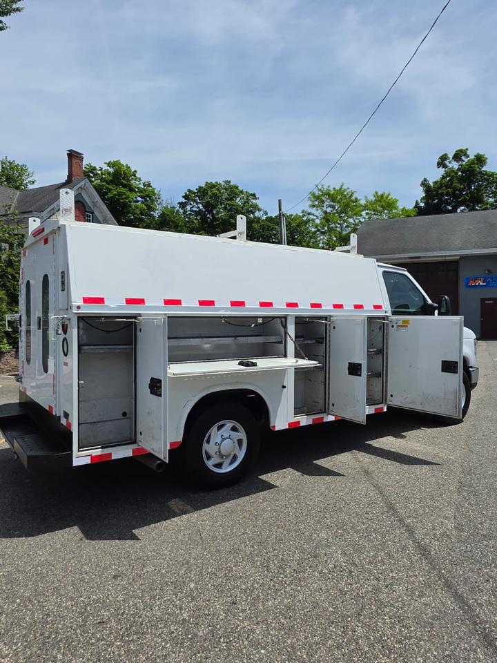 Ford Econoline E-350 Super Duty 2014