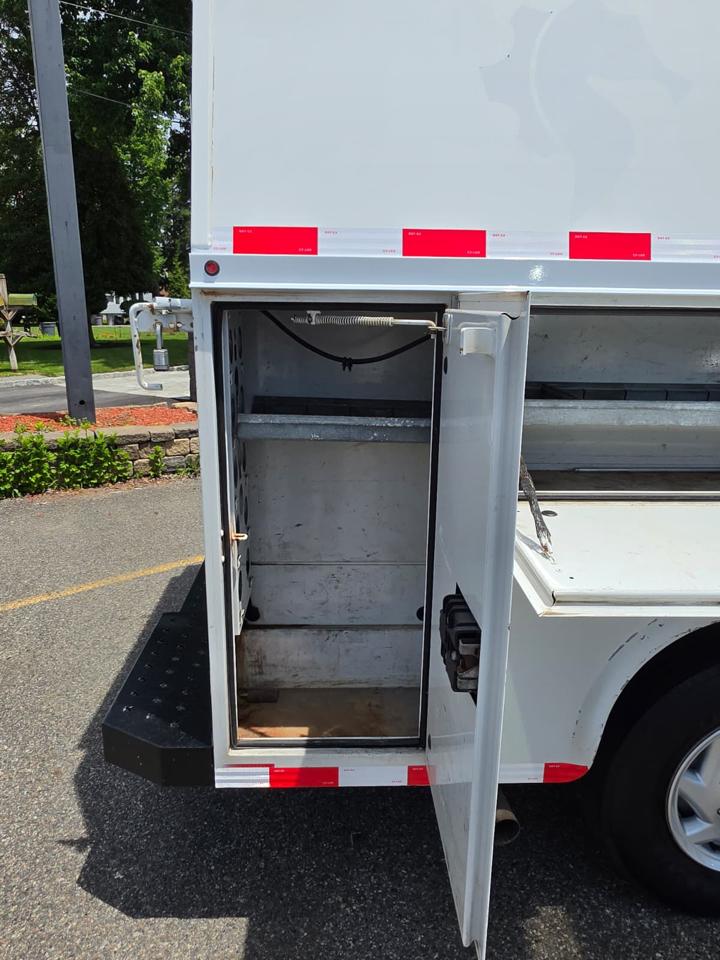 Ford Econoline E-350 Super Duty 2014