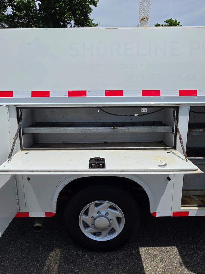 Ford Econoline E-350 Super Duty 2014