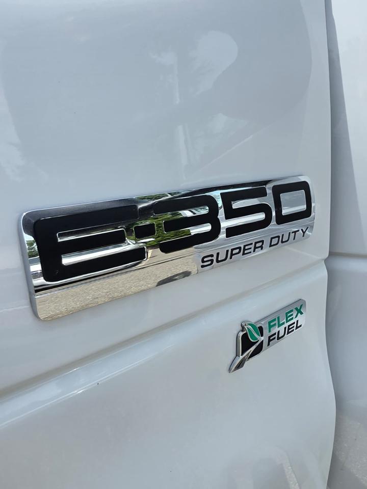 Ford Econoline E-350 Super Duty 2014