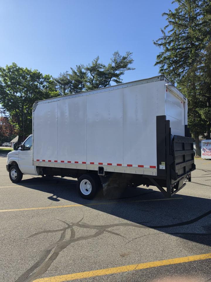 Ford Econoline E-350 Super Duty 2019