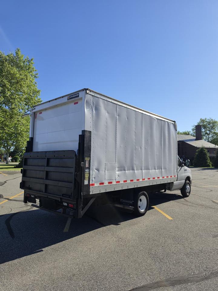 Ford Econoline E-350 Super Duty 2019
