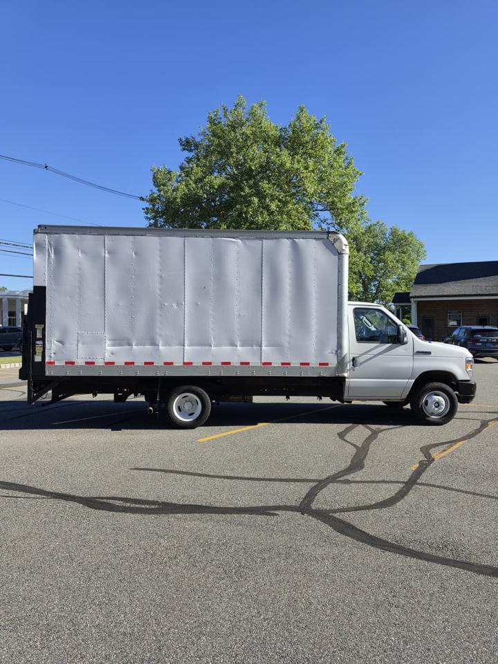 Ford Econoline E-350 Super Duty 2019