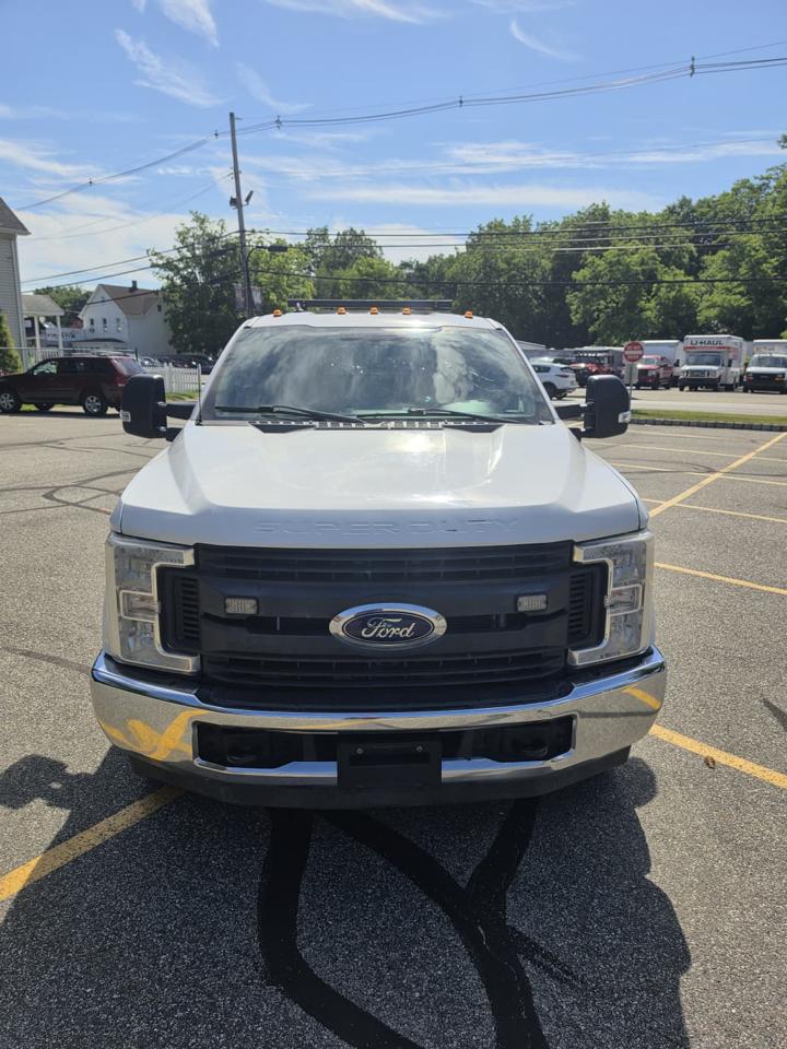 Ford F-350 SD XL SuperCab Long Bed DRW 2WD 2017
