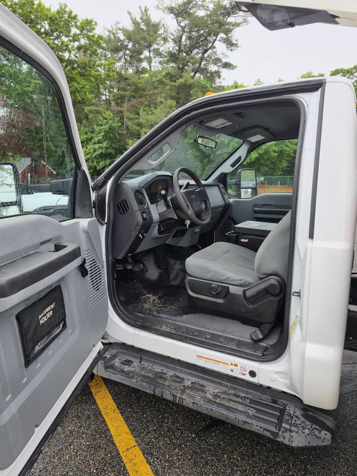 Ford F-450 SD Regular Cab DRW 2WD 2012