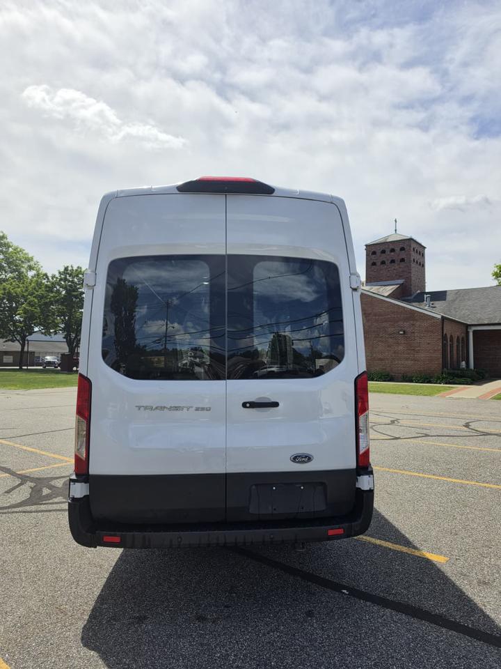Ford Transit 250 Van High Roof w/Sliding Pass. 148-in. WB EL 2023