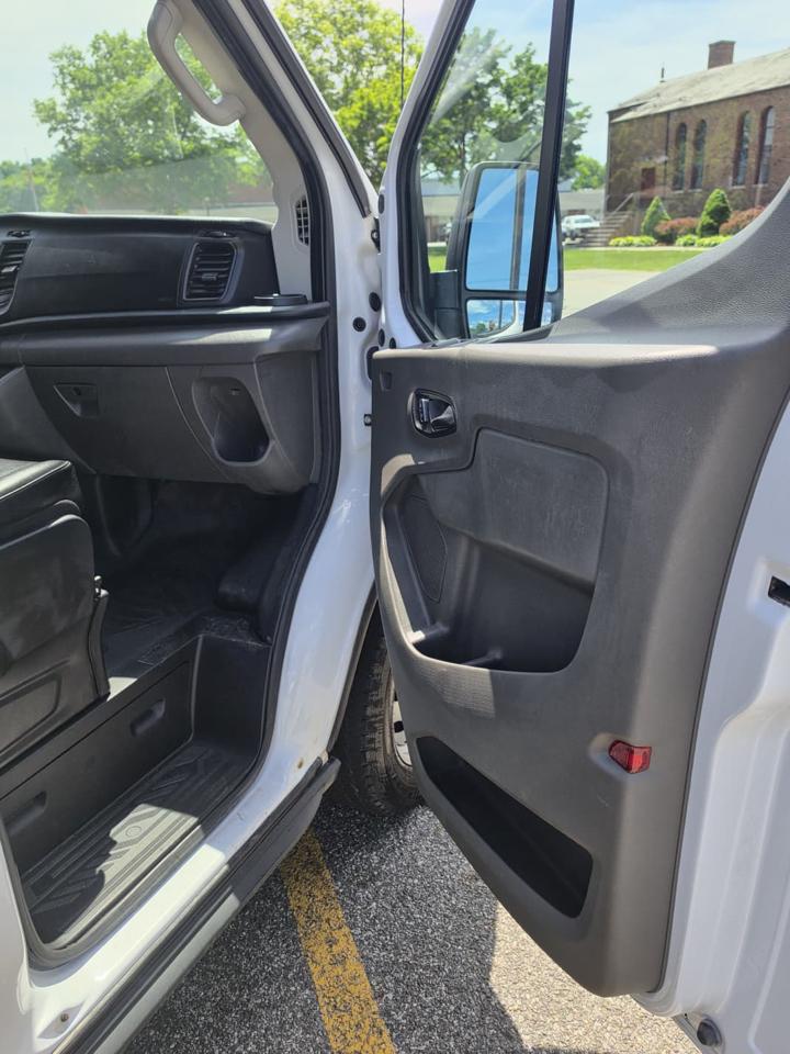 Ford Transit 250 Van High Roof w/Sliding Pass. 148-in. WB EL 2023
