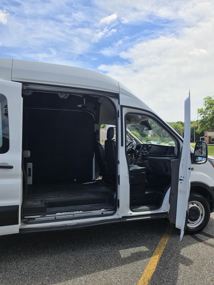 Ford Transit 250 Van High Roof w/Sliding Pass. 148-in. WB EL 2023