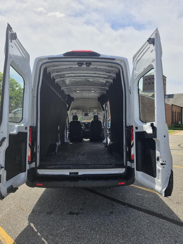 Ford Transit 250 Van High Roof w/Sliding Pass. 148-in. WB EL 2023