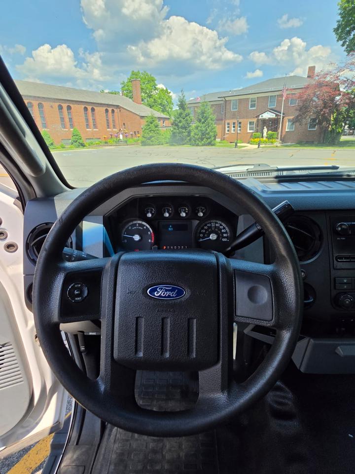 Ford F-450 SD Regular Cab DRW 2WD 2012