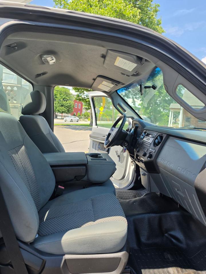 Ford F-450 SD Regular Cab DRW 2WD 2012