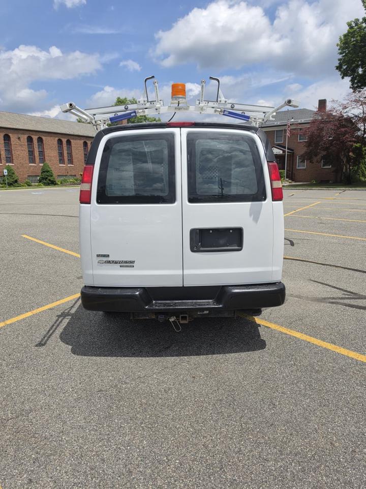 Chevrolet Express 2500 Cargo 2011
