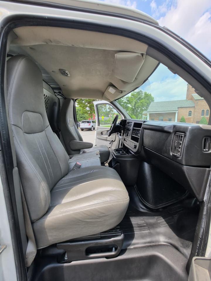 Chevrolet Express 2500 Cargo 2011