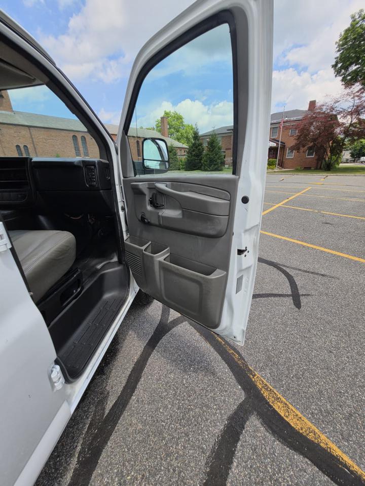 Chevrolet Express 2500 Cargo 2011