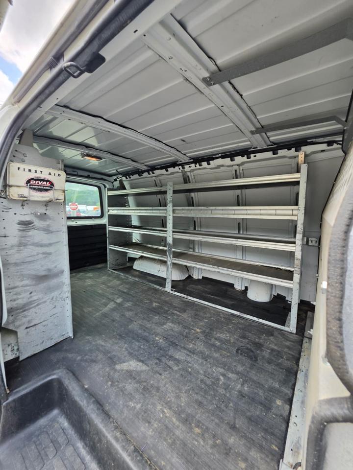 Chevrolet Express 2500 Cargo 2011