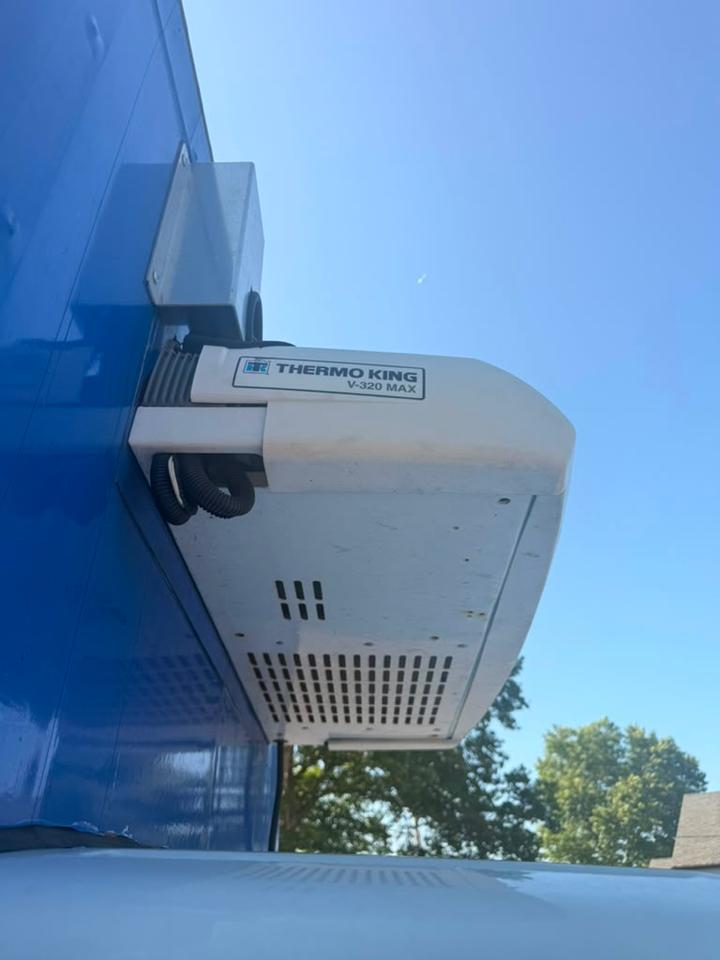 Ford Econoline E-350 Super Duty 2024
