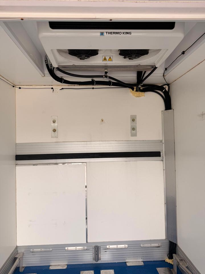 Ford Econoline E-350 Super Duty 2024