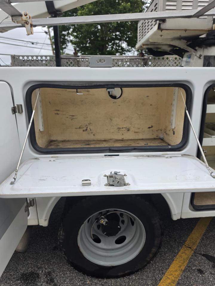 Ford F-450 SD Regular Cab DRW 2WD 2012