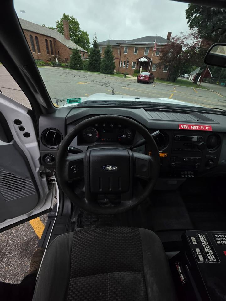 Ford F-450 SD Regular Cab DRW 2WD 2012