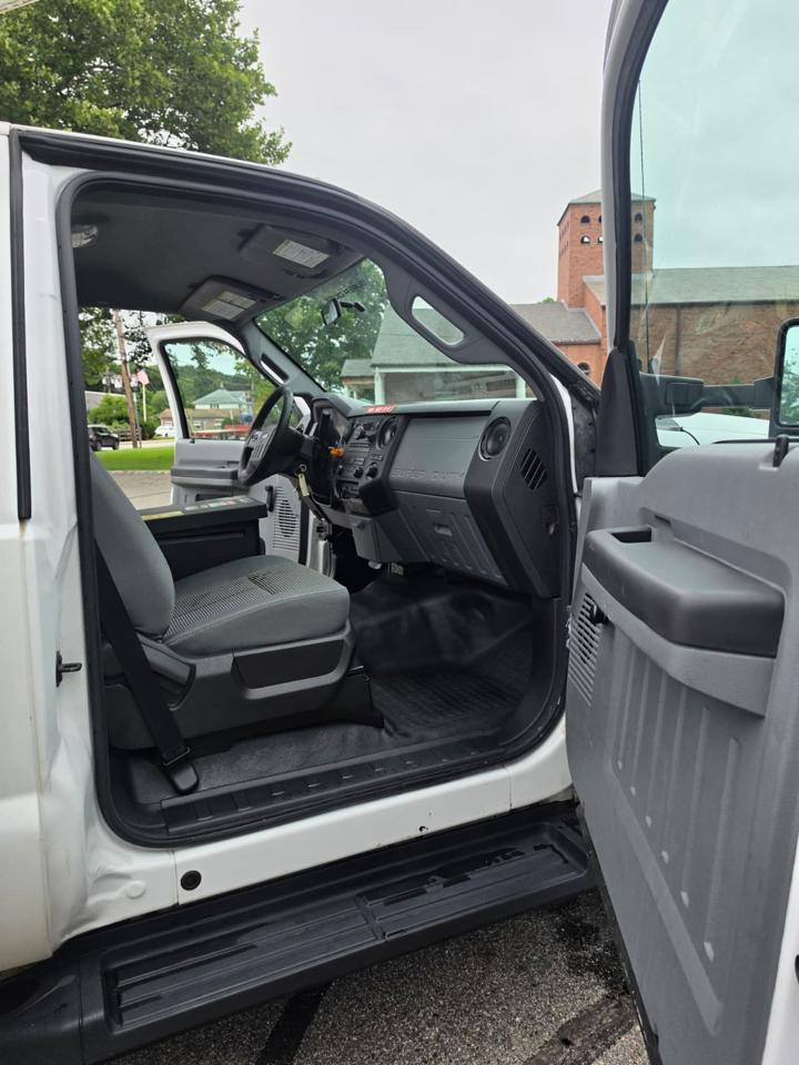 Ford F-450 SD Regular Cab DRW 2WD 2012