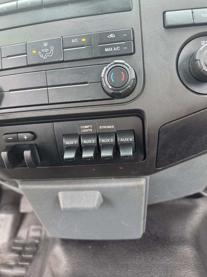 Ford F-450 SD Regular Cab DRW 2WD 2012