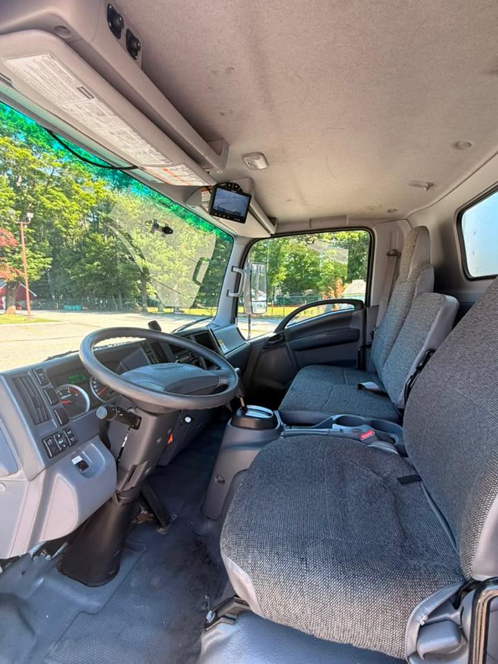 Isuzu NQR  2022