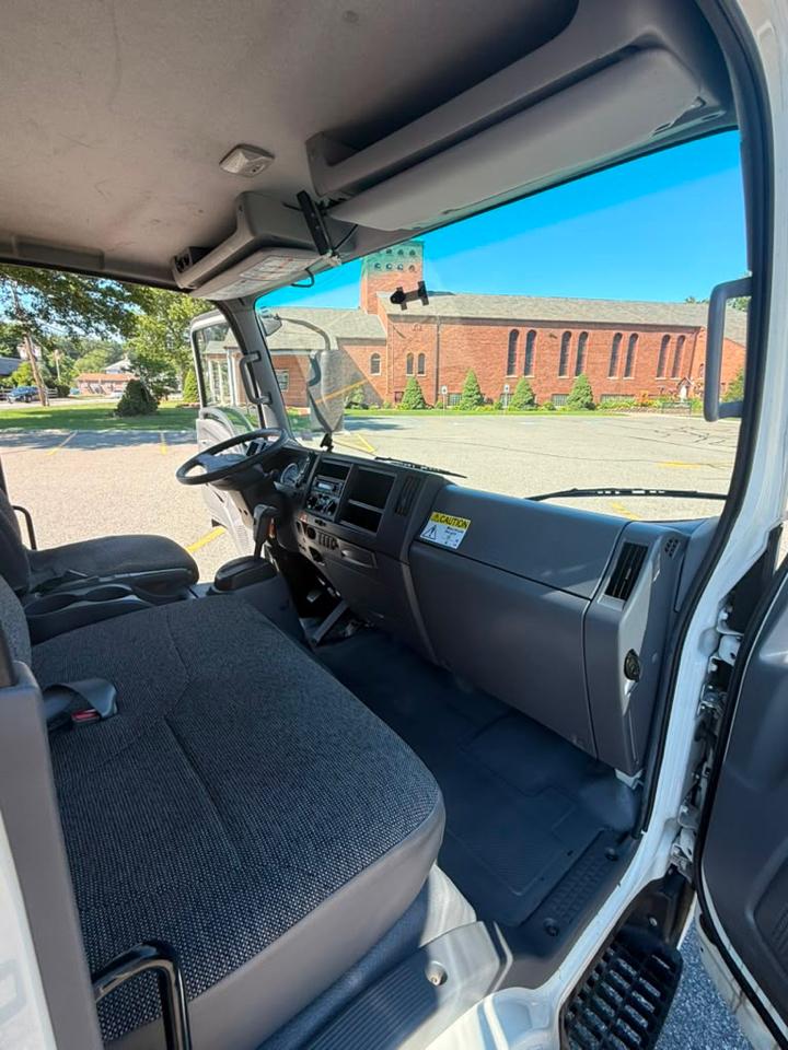 Isuzu NQR  2022