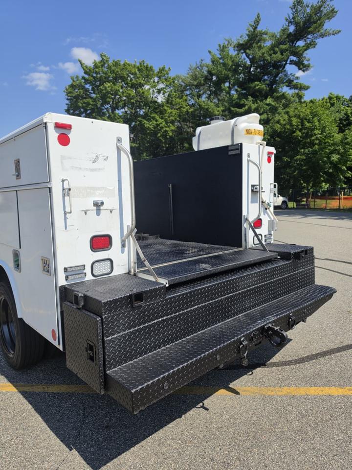 Ford F-550 Crew Cab DRW 2WD 2016