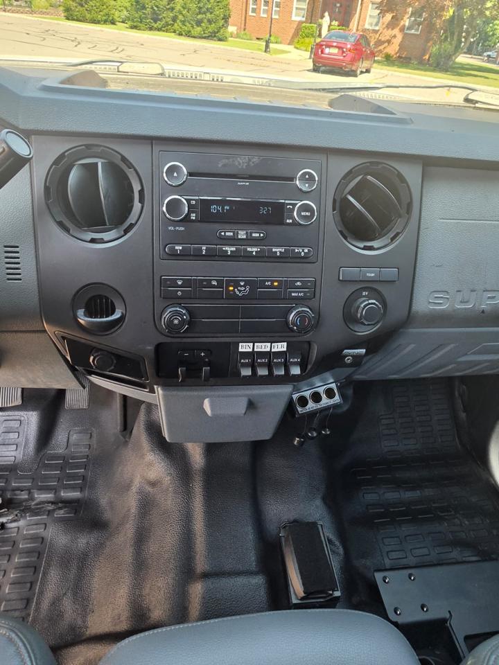 Ford F-550 Crew Cab DRW 2WD 2016