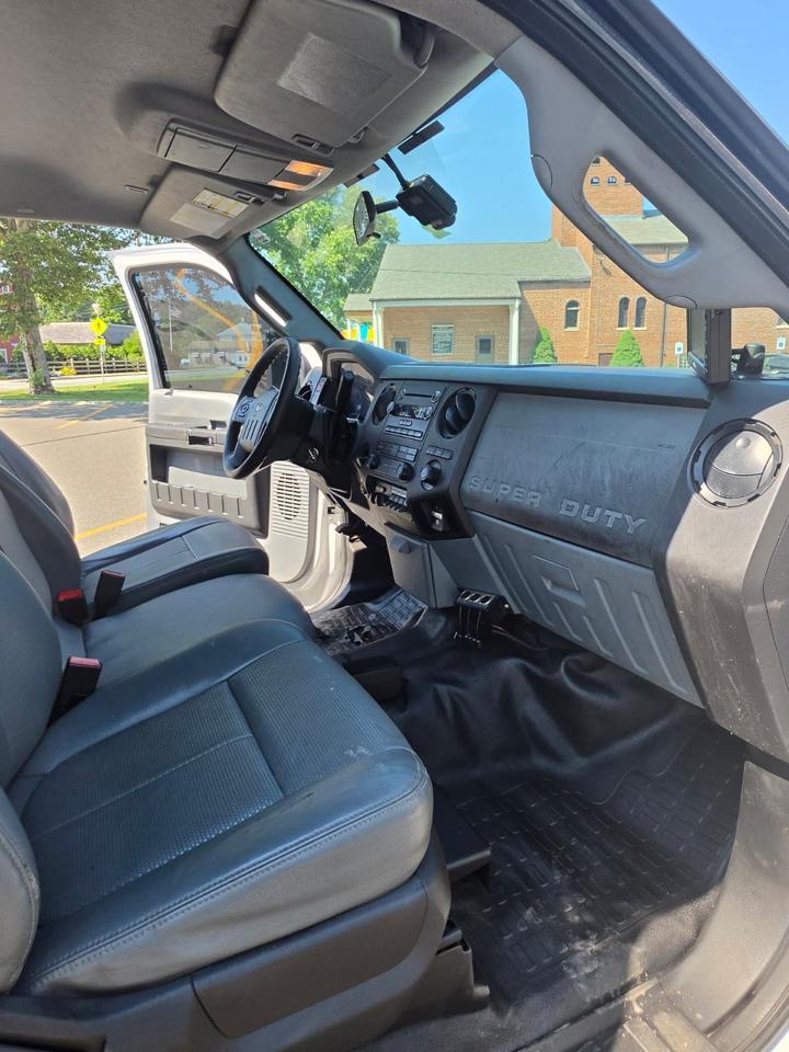 Ford F-550 Crew Cab DRW 2WD 2016