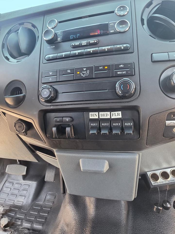 Ford F-550 Crew Cab DRW 2WD 2016