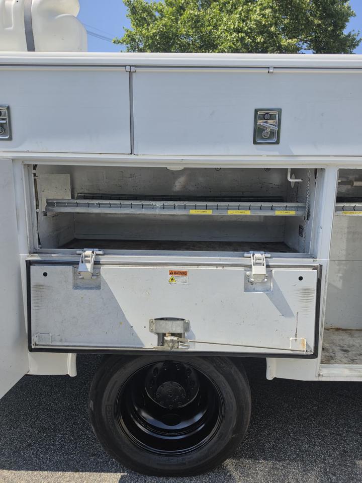 Ford F-550 Crew Cab DRW 2WD 2016