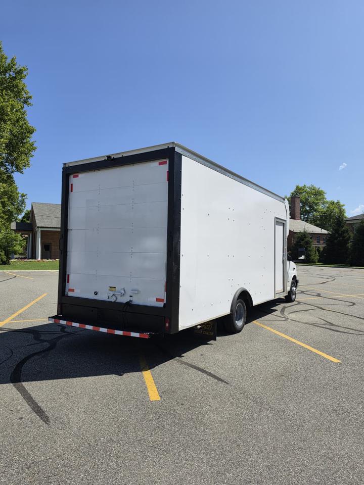 Chevrolet Express G4500 159" 2018