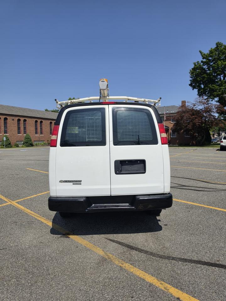 Chevrolet Express 2500 Cargo 2012