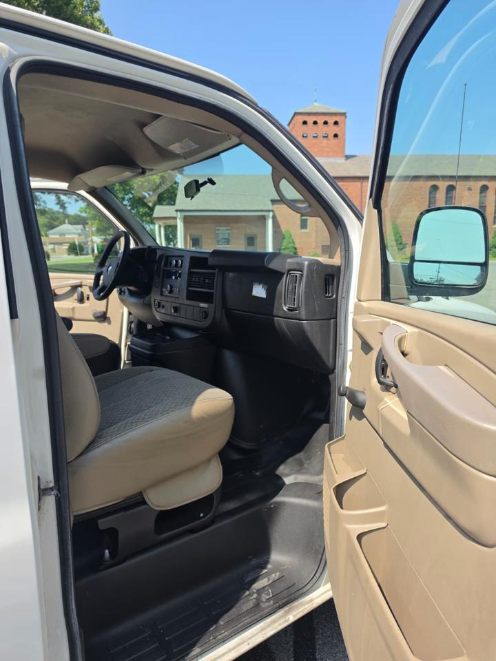 Chevrolet Express 2500 Cargo 2012