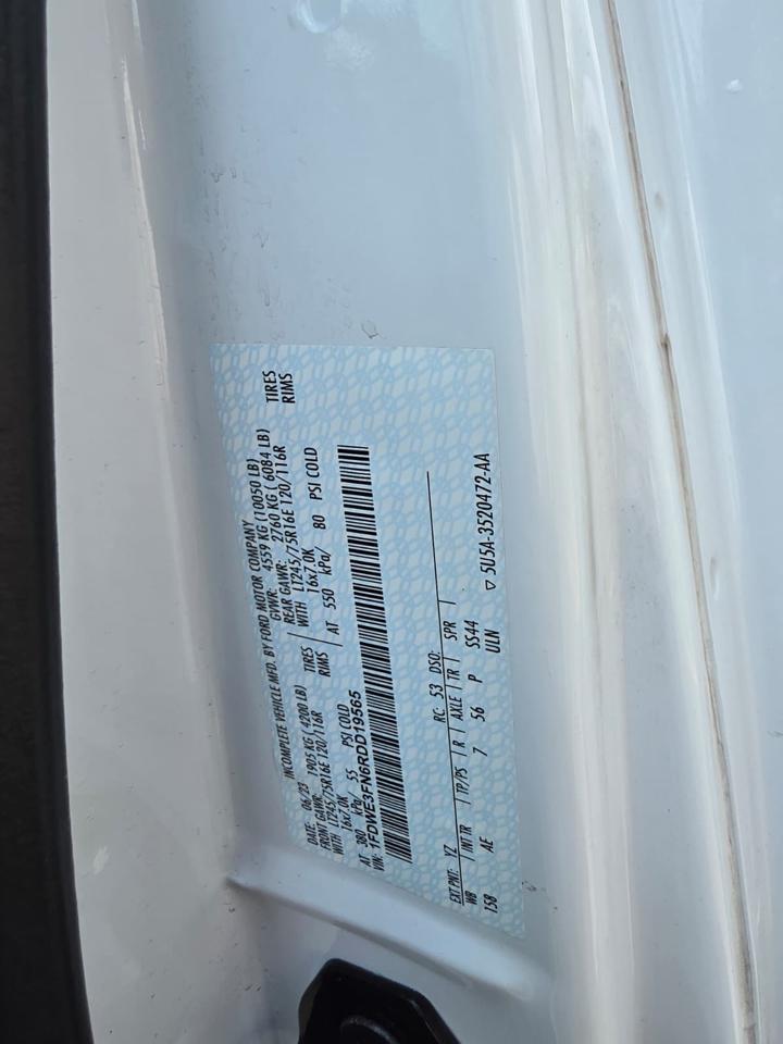 Ford Econoline E-350 Super Duty 2024