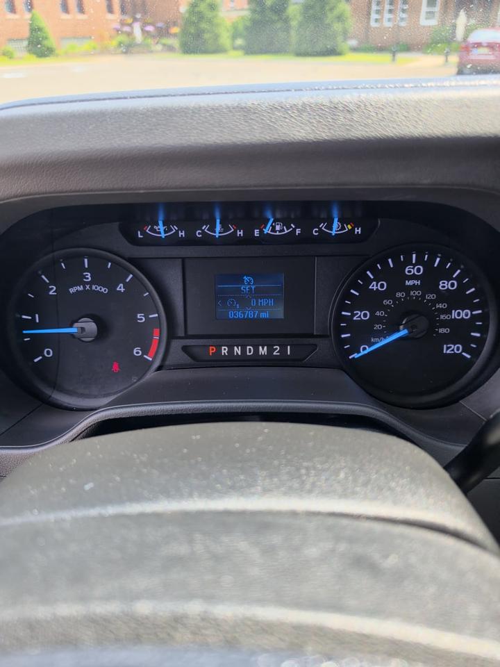 Ford Econoline E-350 Super Duty 2024