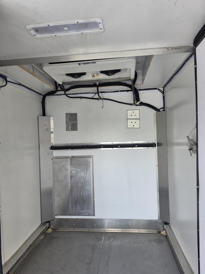 Ford Econoline E-350 Super Duty 2024