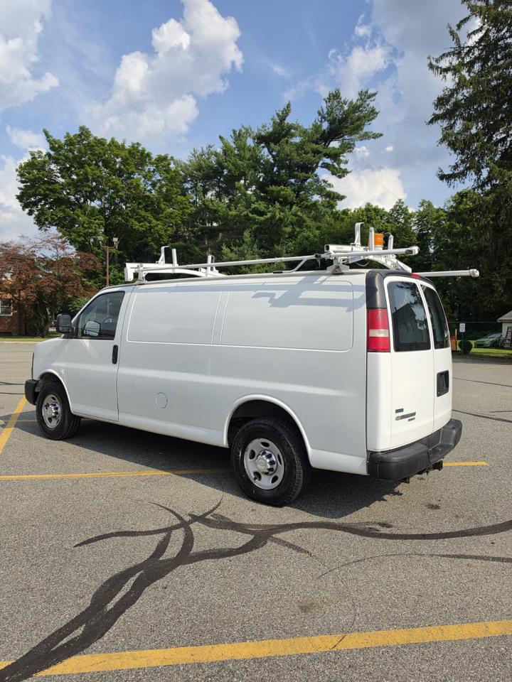Chevrolet Express 2500 Cargo 2011